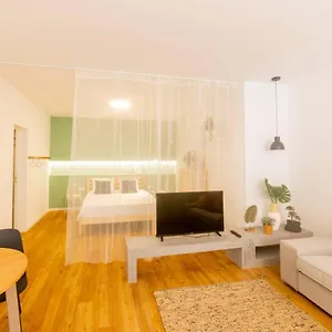 faro-central-holiday-apartments.hotelaalgarve.com/